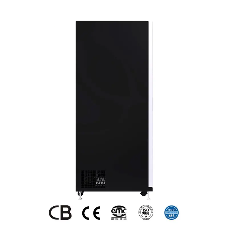 Máy bán hàng tự động với màn hình cảm ứng và thanh toán dùng tiền mặt hoặc quét mã QR